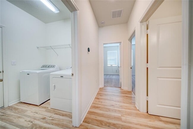 Building Photo - 16300 Winding Preserve Cir