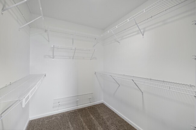Building Photo - 8850 Snelling Dr