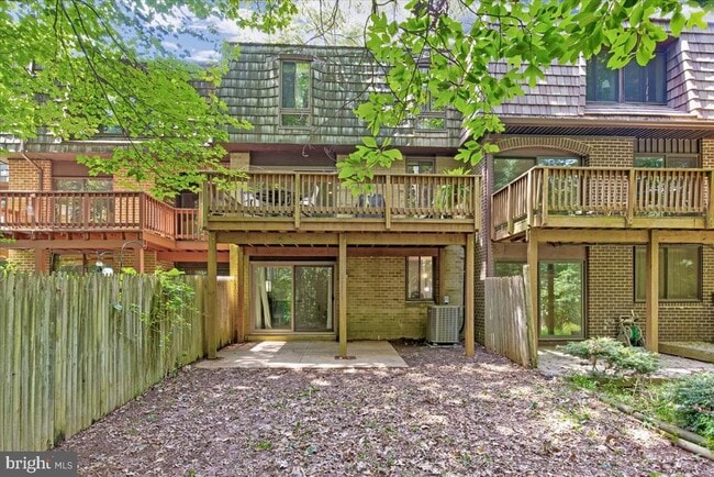 Building Photo - 10927 Deborah Dr