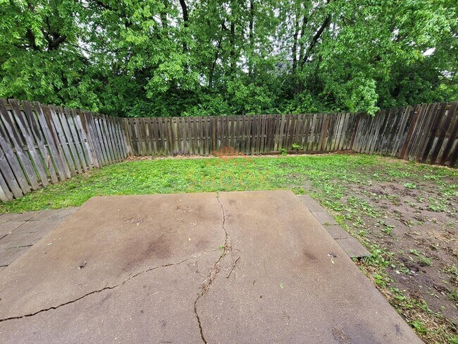 Building Photo - 2103 Bridgewater Cir