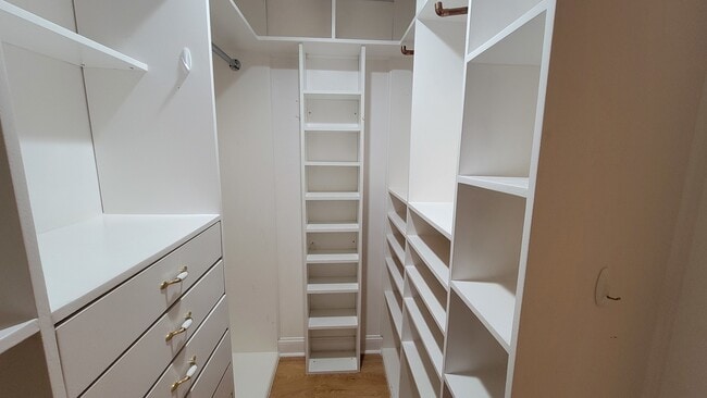 Building Photo - 2765 S Cedar Glen Dr