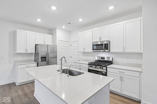 Building Photo - 15274 Farrington Rd