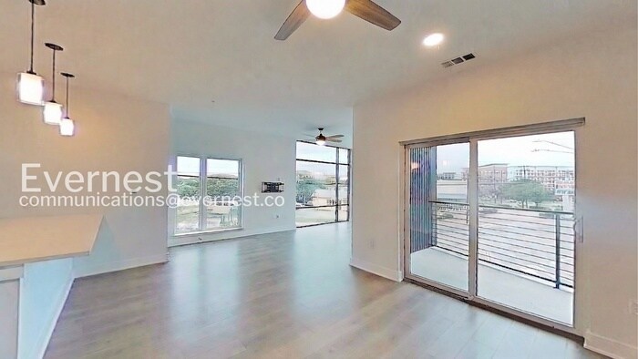 Building Photo - 2220 Webberville Rd