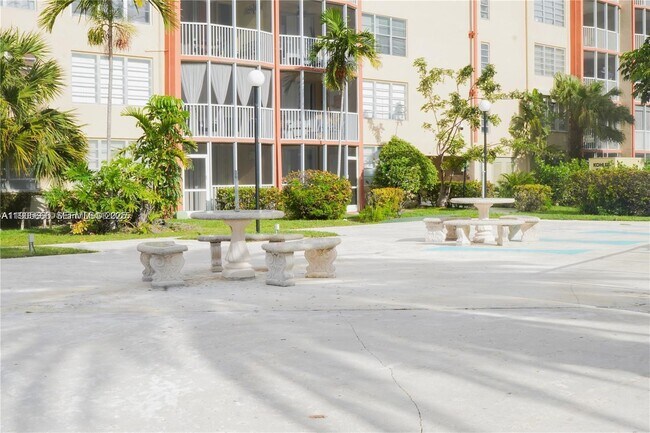 Building Photo - 1780 NE 191st St