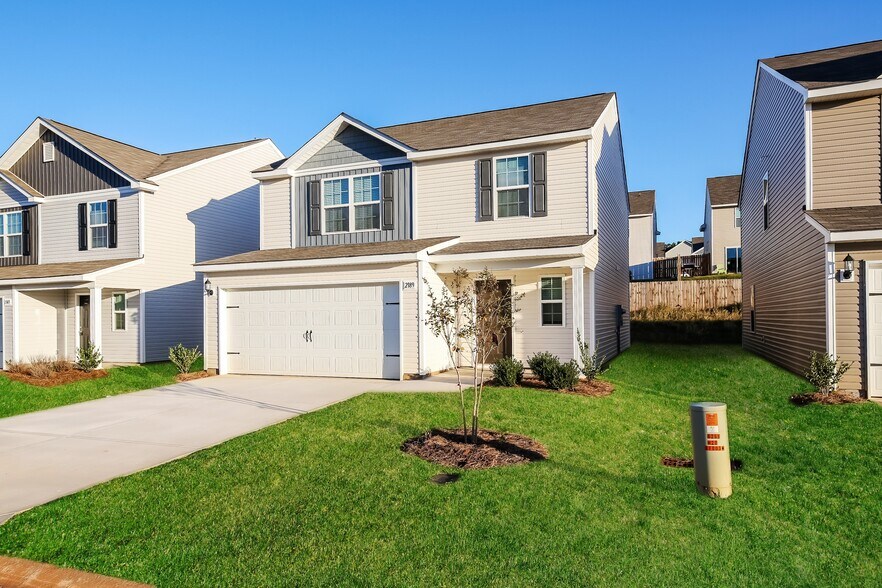 Building Photo - 2260 Southlea Dr