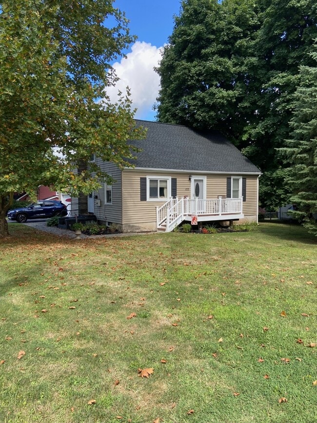 Building Photo - 103 Summit St