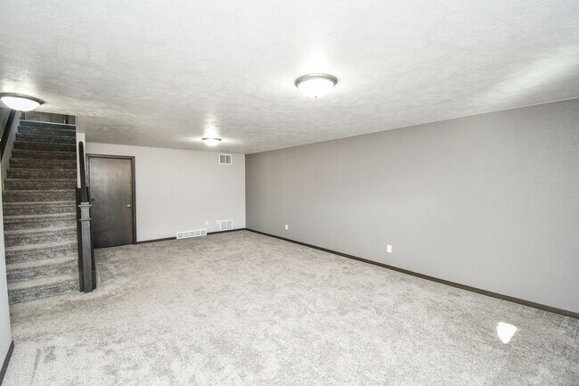 Building Photo - 3616 S Outfield Cir