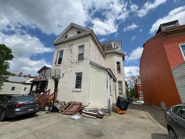 Building Photo - 2357 Wheeler St