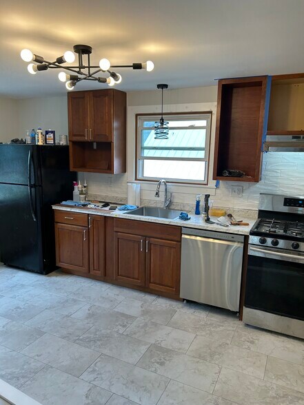 Primary Photo - 2903 Hudson Rd