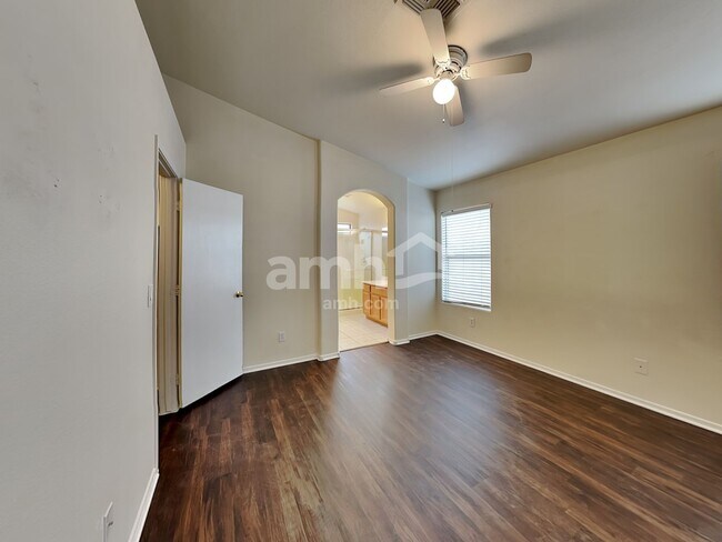 Building Photo - 12837 W Edgemont Ave