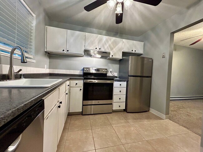 Building Photo - FIRST MONTHS RENT FREE! Welcome to your new home!