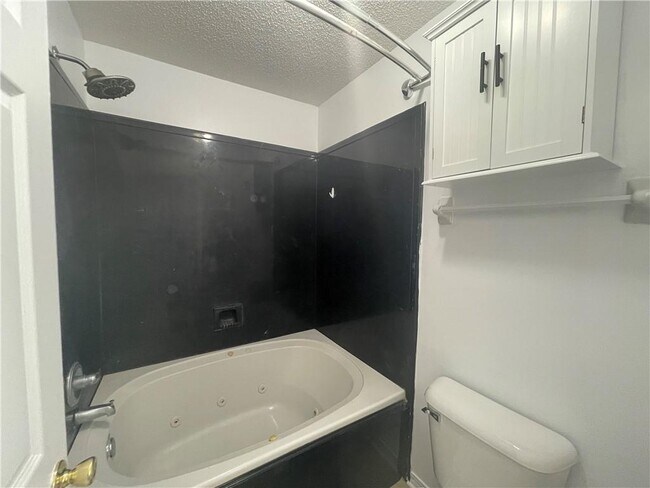 Building Photo - 6882 Red Cedar Dr