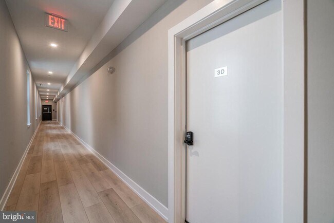 Building Photo - 2401 Washington Ave