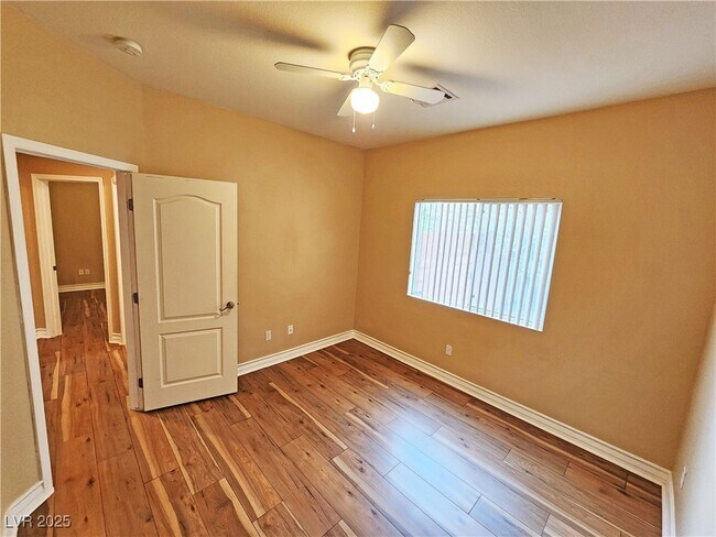 Building Photo - 5561 Carrara Pointe St