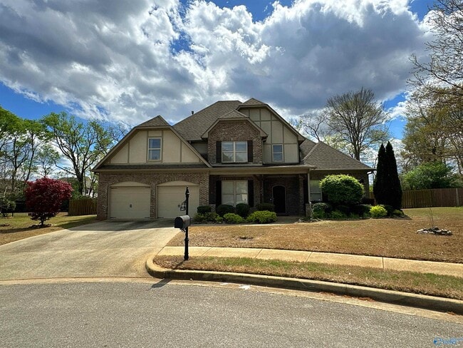 Building Photo - 126 Windridge Way SW