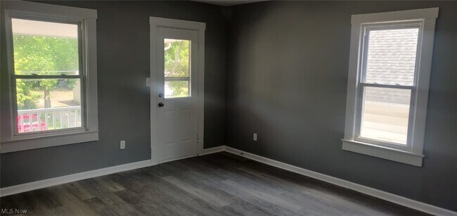 Building Photo - 3682 E 61st St