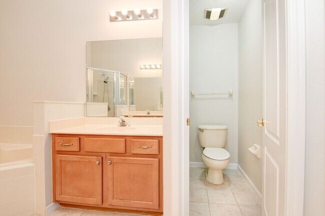 Building Photo - 9853 Portofino Dr