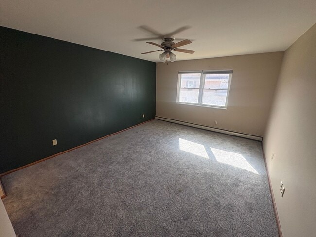 Building Photo - Spacious 2BR/1.5BA 2nd Floor Apartment in Brown Deer – Heat & Hot Water Included, Pool & Undergro...