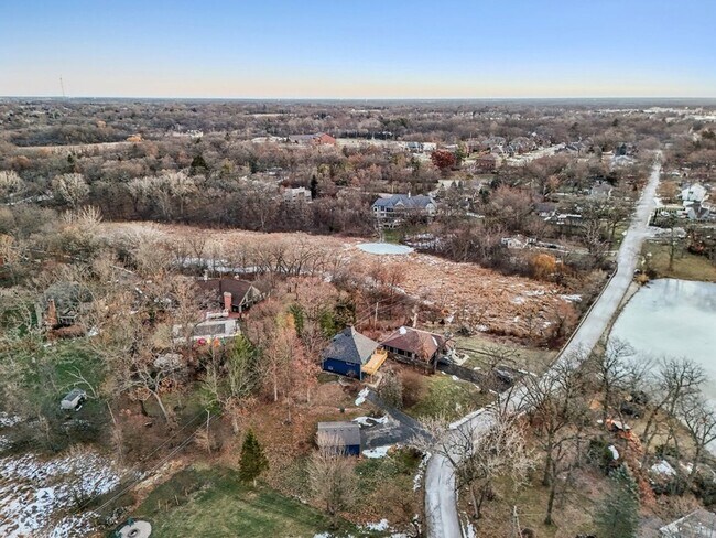 Building Photo - 23460 W N Lakewood Ln