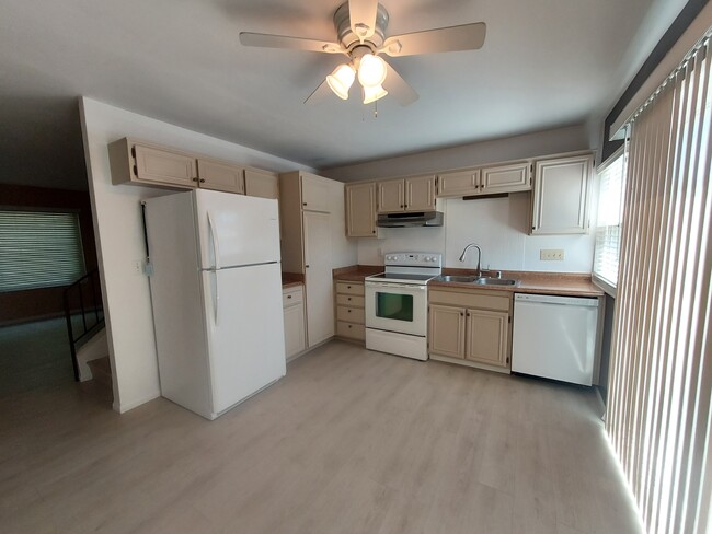 Building Photo - 1595 Mendocino Dr