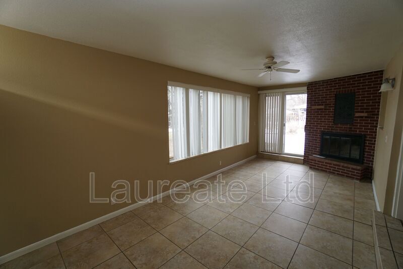 Building Photo - 1155 Eudora St