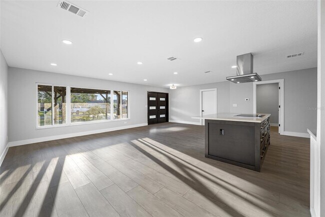 Building Photo - 1029 Bal Harbour Dr