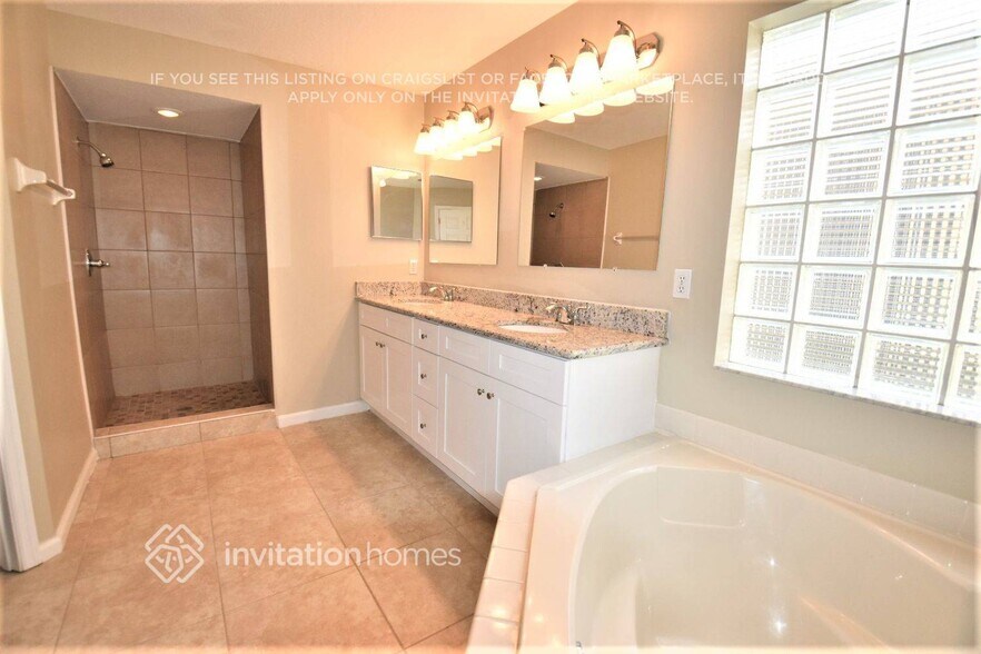 Building Photo - 3553 Moss Pointe Pl