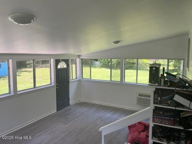 Building Photo - 1312 Wolf Swamp Rd