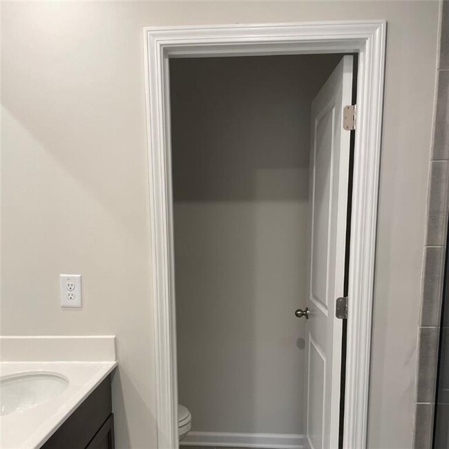 Building Photo - 1412 Villageside Ct