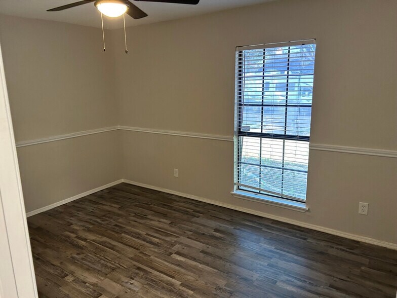 Building Photo - 4312 Avon Ct