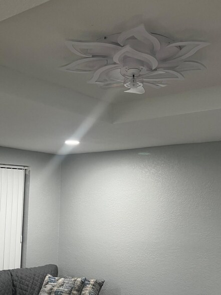 Building Photo - 1105 S Flagler Ave