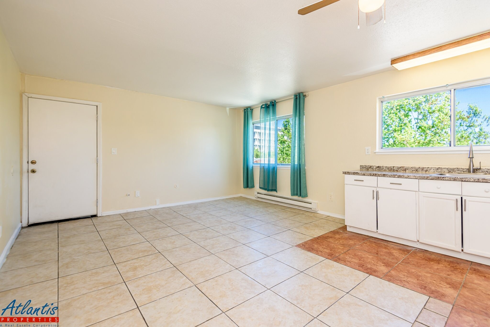 Building Photo - 439 S 4th St