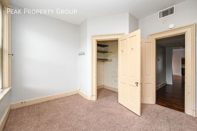 Building Photo - 32 E Hollister St
