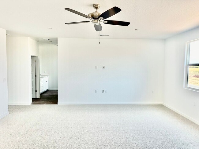 Building Photo - BRAND NEW 5/3 Lennar In Riverstone Community