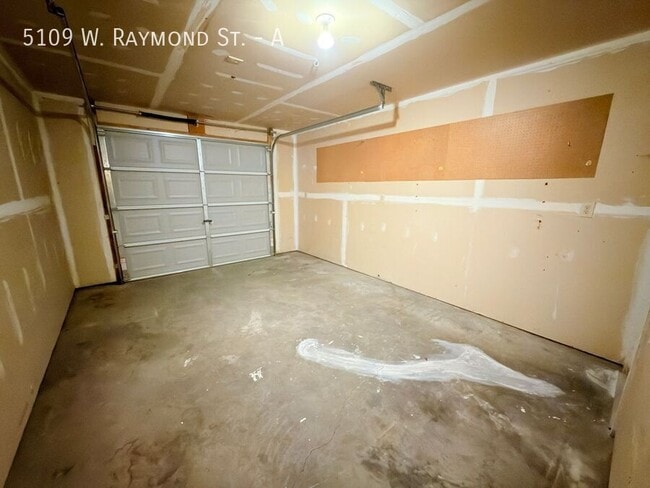 Building Photo - 5109 W Raymond St