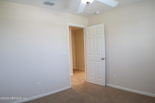 Building Photo - 175 Starlis Pl