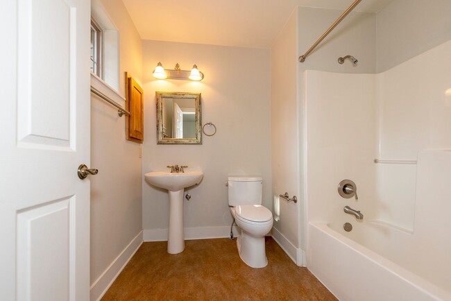 Building Photo - SOUGHT AFTER PENCE PLACE TOWNHOME; DUAL PRIMARY SUITES & SOLAR! MUST SEE!!