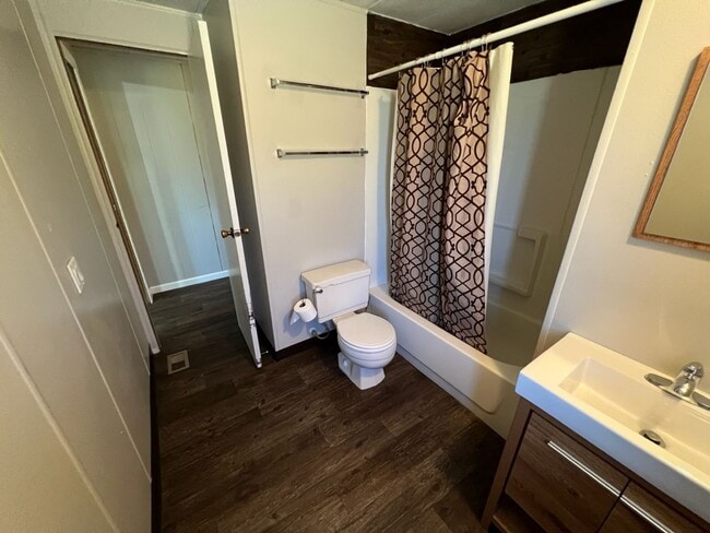 Building Photo - Semi-Rural 2 Bedroom 1 Bath Updated Mobile Home w/ Amenities