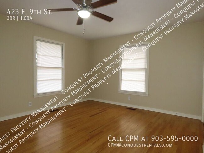 Building Photo - 423 E 9th St