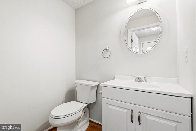 Building Photo - 4600 Brentleigh Ct