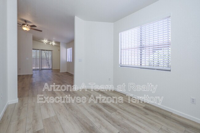 Building Photo - 3167 W Alexanderwood Dr