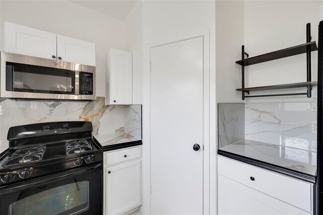 Building Photo - 21459 Park Timbers Ln
