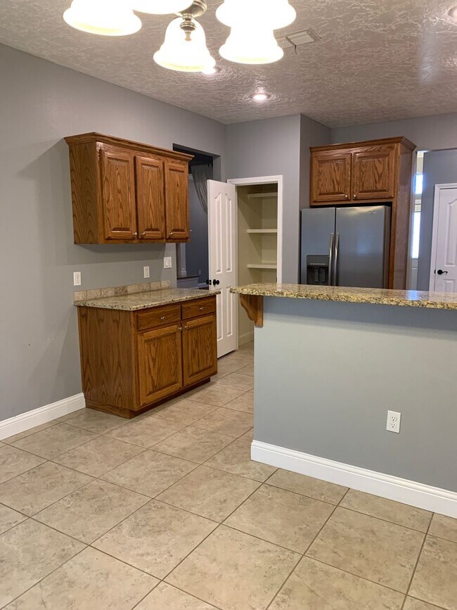 Building Photo - 2225 Jadyn Ln