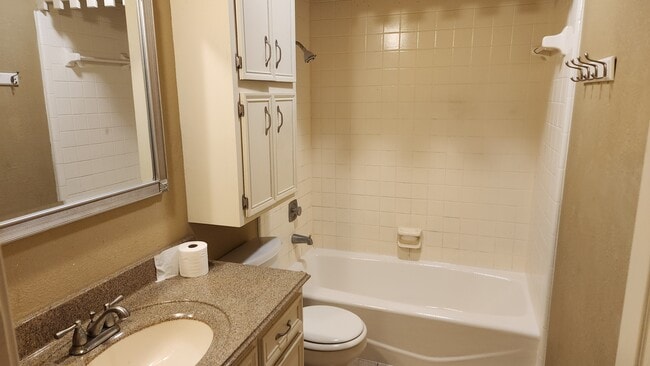 Building Photo - 2508 W Dallas Ct