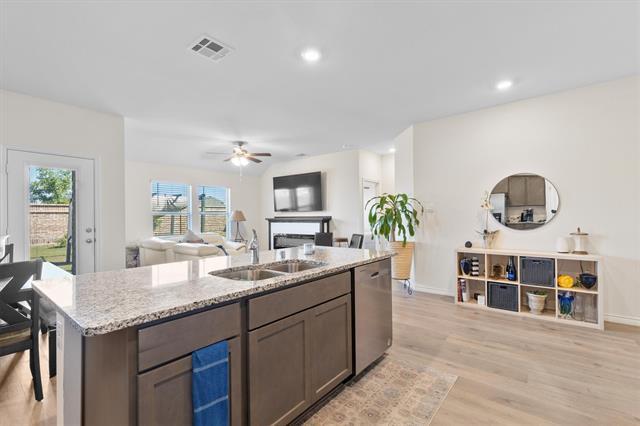 Building Photo - 1109 Blossom Ct Dr