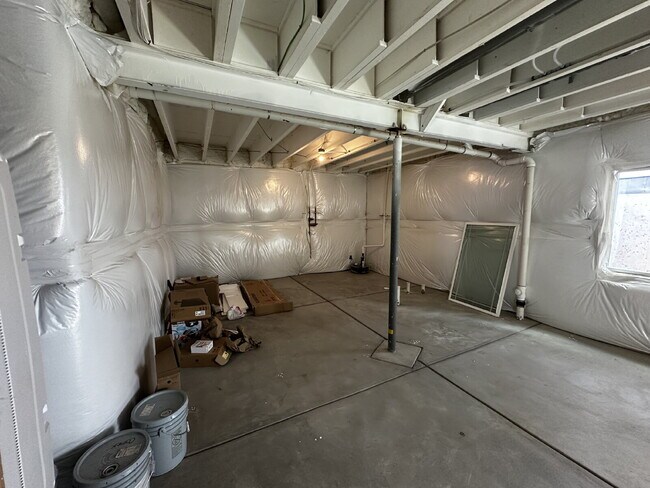 Building Photo - Available May! Beautiful home in Murphy Creek!