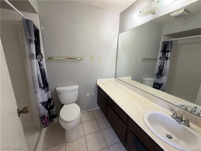 Building Photo - 586 Willow Green Dr