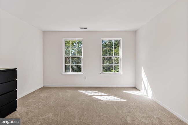 Building Photo - 406 Arnold Dr