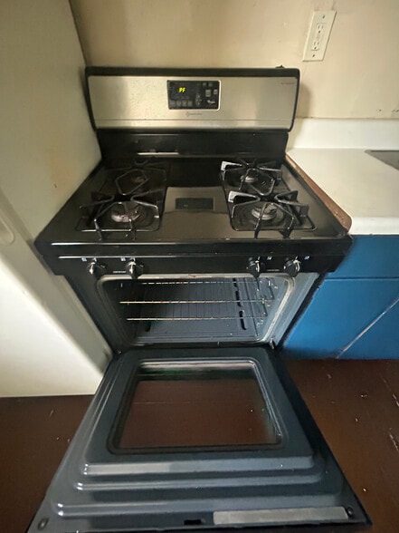 Building Photo - 1008 Allene Ave SW