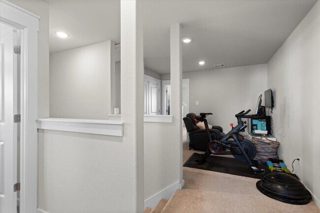 Building Photo - 1530 McKinney Dr